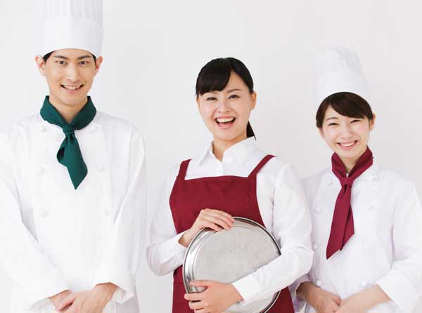 質問する女性